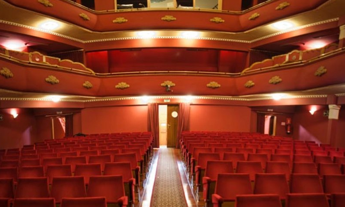 TEATRE TALIA NOCHE DE CHICAS UNARISAMAS 4